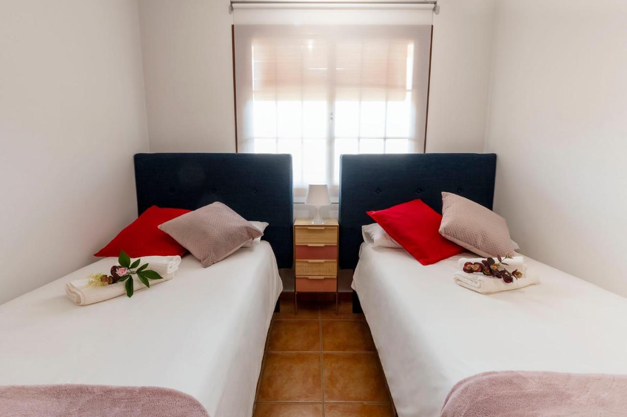 Atico Con Terraza-Solarium Y Piscina 4-6 Personas Wifi A/C Apartment Roda Екстериор снимка
