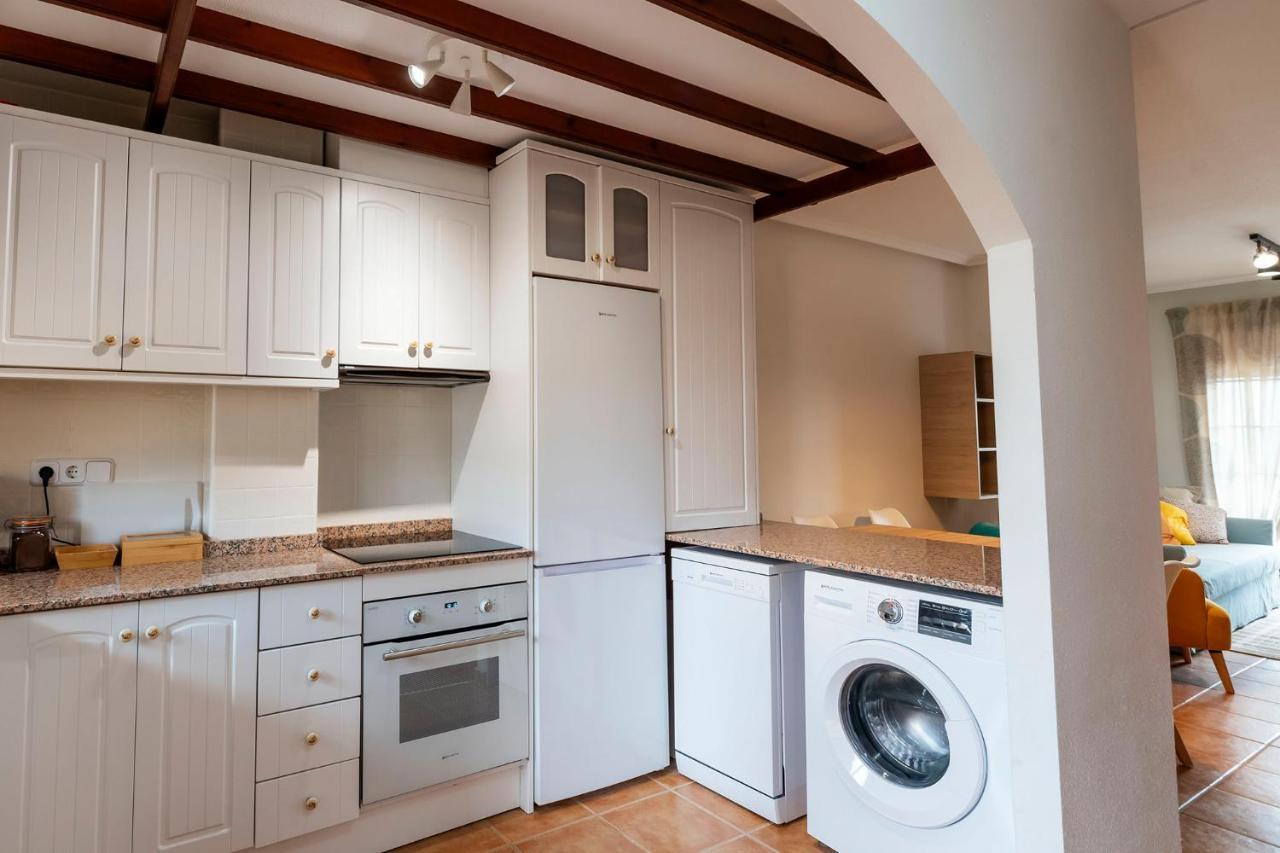 Atico Con Terraza-Solarium Y Piscina 4-6 Personas Wifi A/C Apartment Roda Екстериор снимка