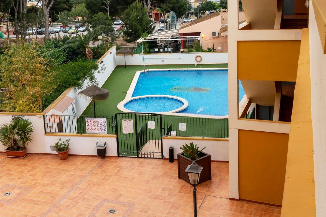 Atico Con Terraza-Solarium Y Piscina 4-6 Personas Wifi A/C Apartment Roda Екстериор снимка